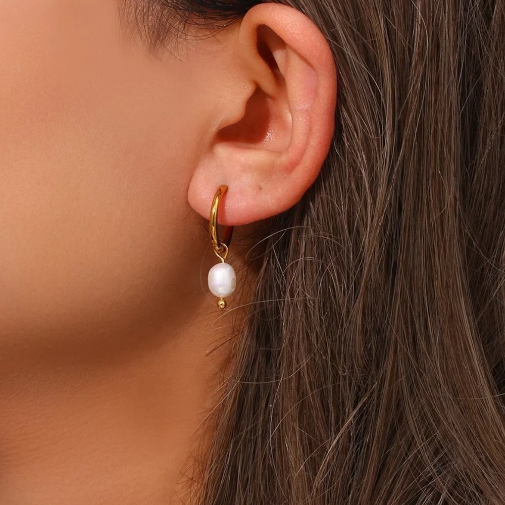 New 18K Gold Fresh Water Pearl Hoop Earrings, wonderful Earrings, wow Earrings - Picture 2 of 7